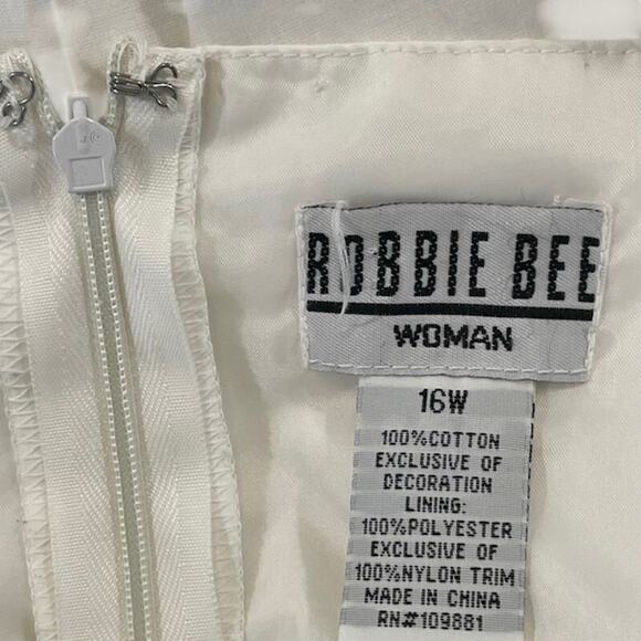 Robbie Bee, White Halter Dress/Black Embroidery, Backless - Picture 5 of 6